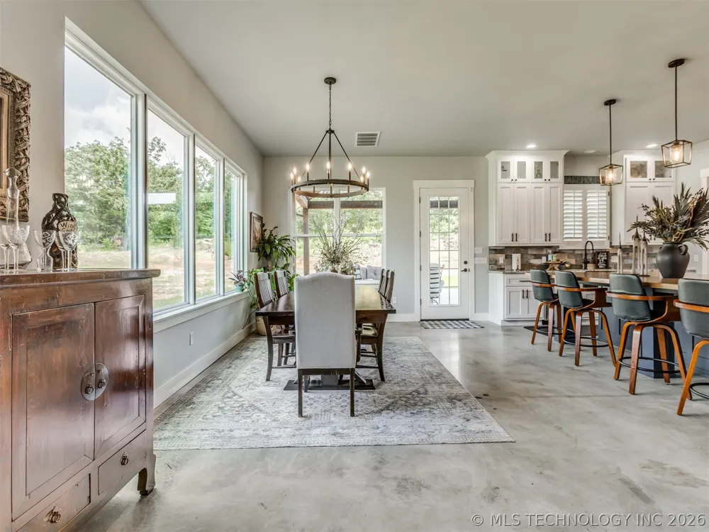 135 Dixie Cove Eufaula, OK 74432