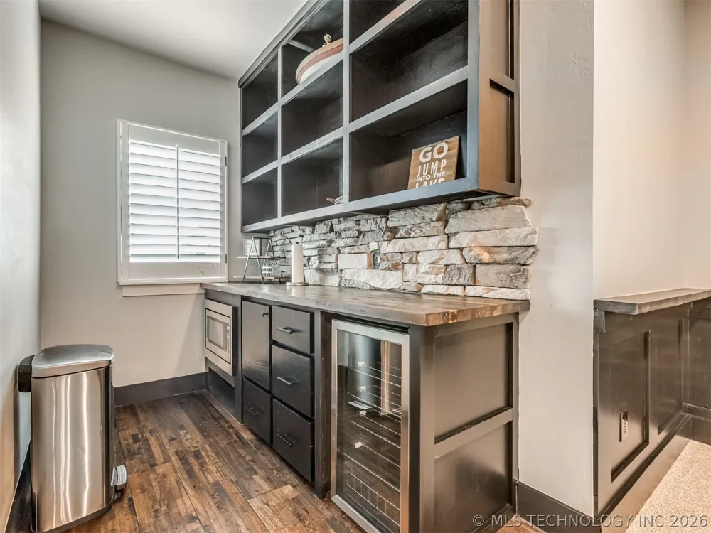 135 Dixie Cove Eufaula, OK 74432