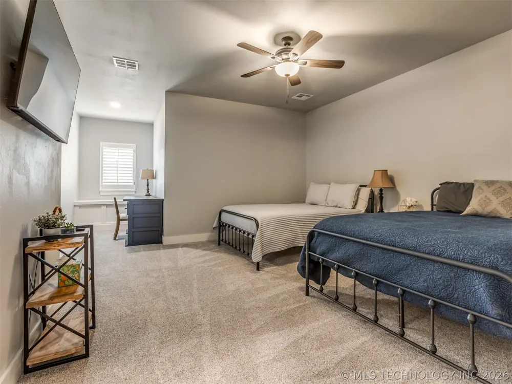 135 Dixie Cove Eufaula, OK 74432