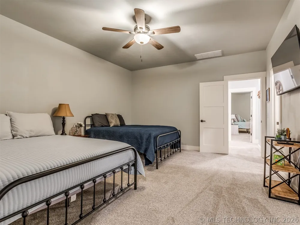 135 Dixie Cove Eufaula, OK 74432