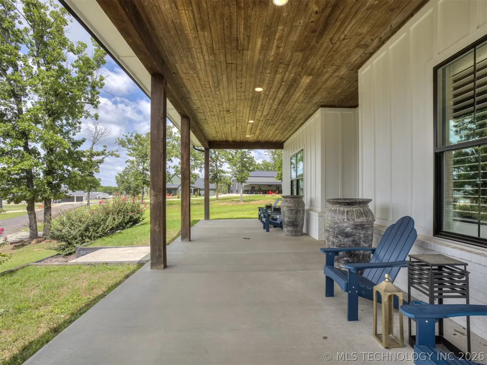 135 Dixie Cove Eufaula, OK 74432