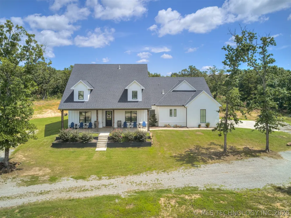 135 Dixie Cove Eufaula, OK 74432
