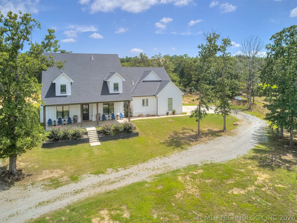 135 Dixie Cove Eufaula, OK 74432