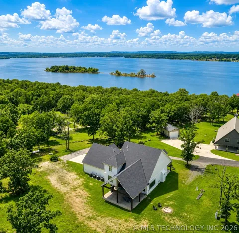 135 Dixie Cove