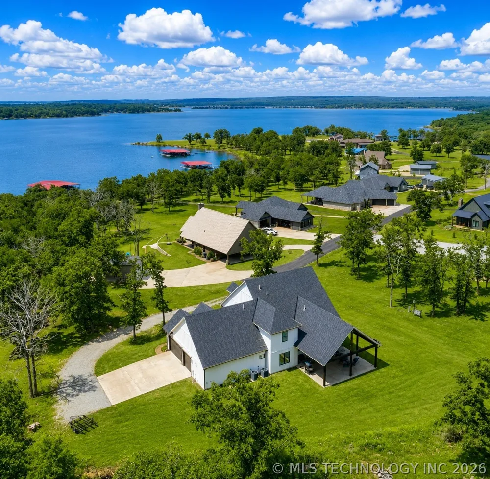 135 Dixie Cove Eufaula, OK 74432