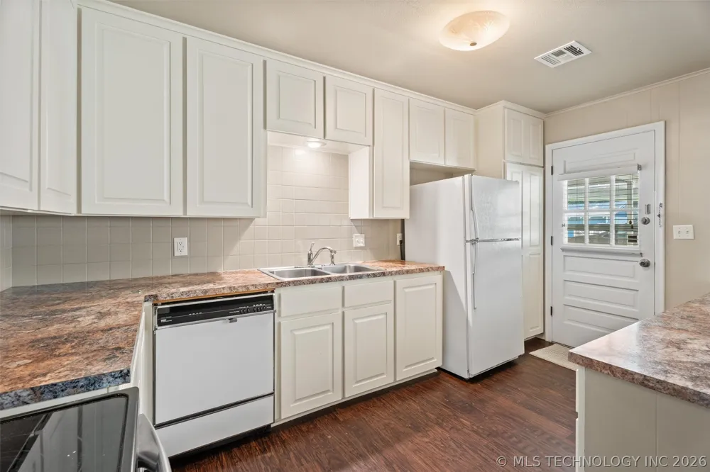107 W 12th Street #107 Bartlesville, OK 74003