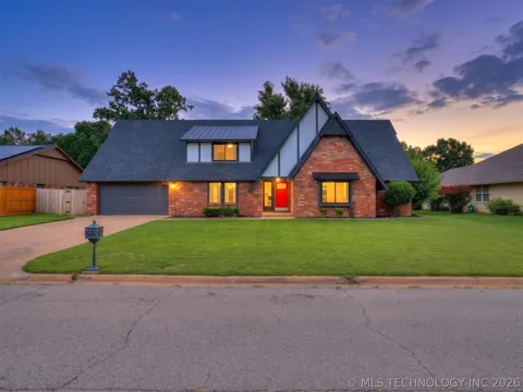 826 Lynwood Lane