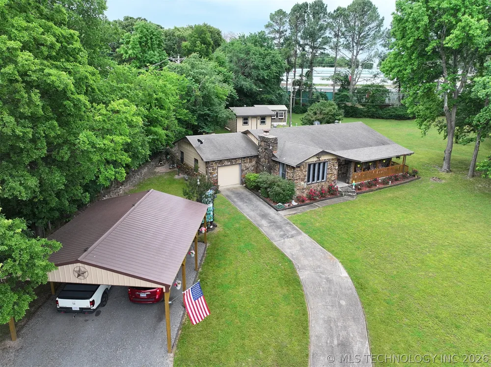 2487 S Muskogee Tahlequah, OK 74464