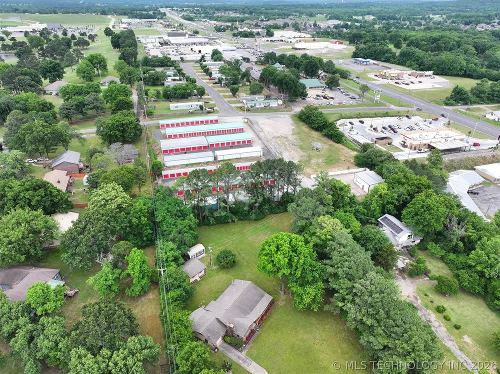 2487 S Muskogee Tahlequah, OK 74464