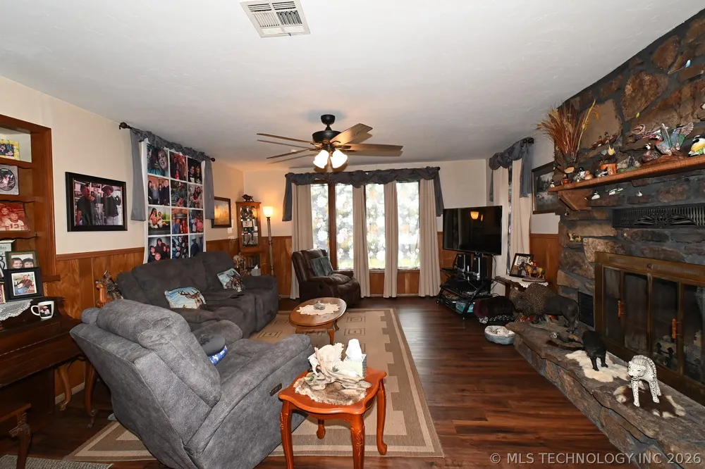 2487 S Muskogee Tahlequah, OK 74464