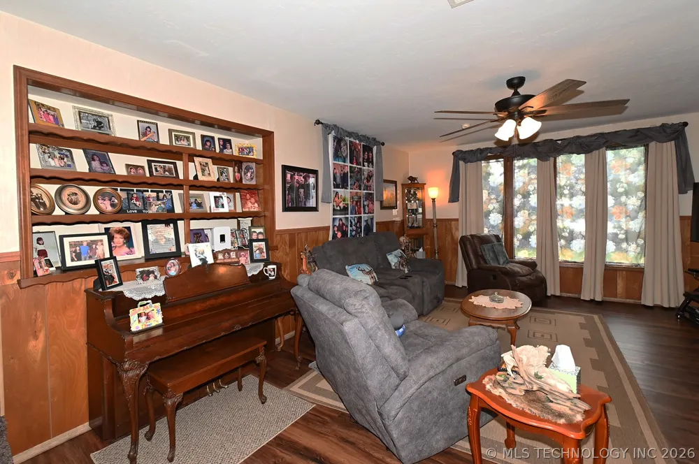2487 S Muskogee Tahlequah, OK 74464