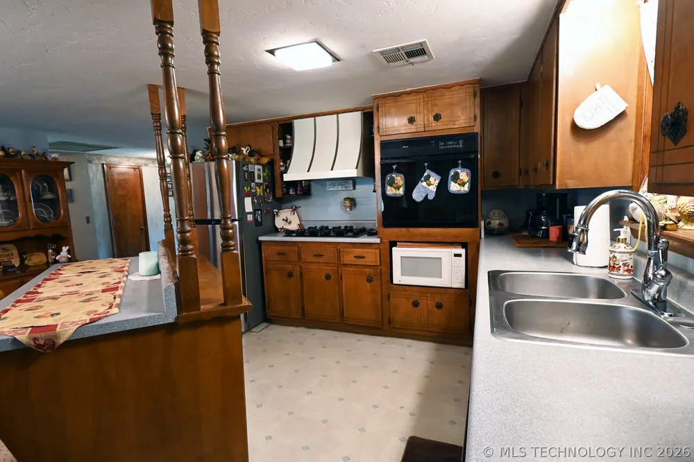 2487 S Muskogee Tahlequah, OK 74464