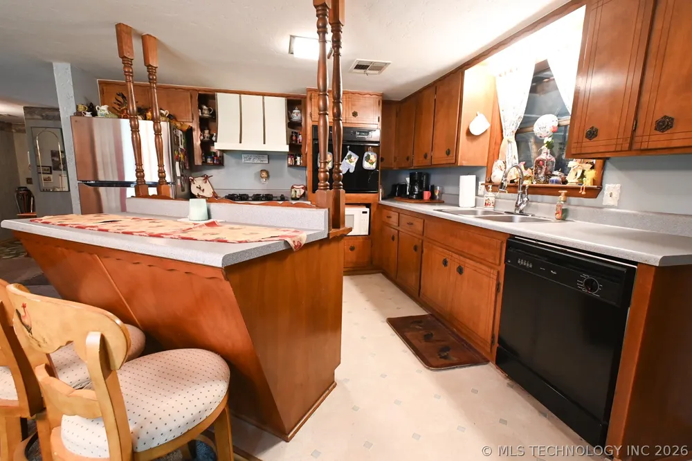 2487 S Muskogee Tahlequah, OK 74464