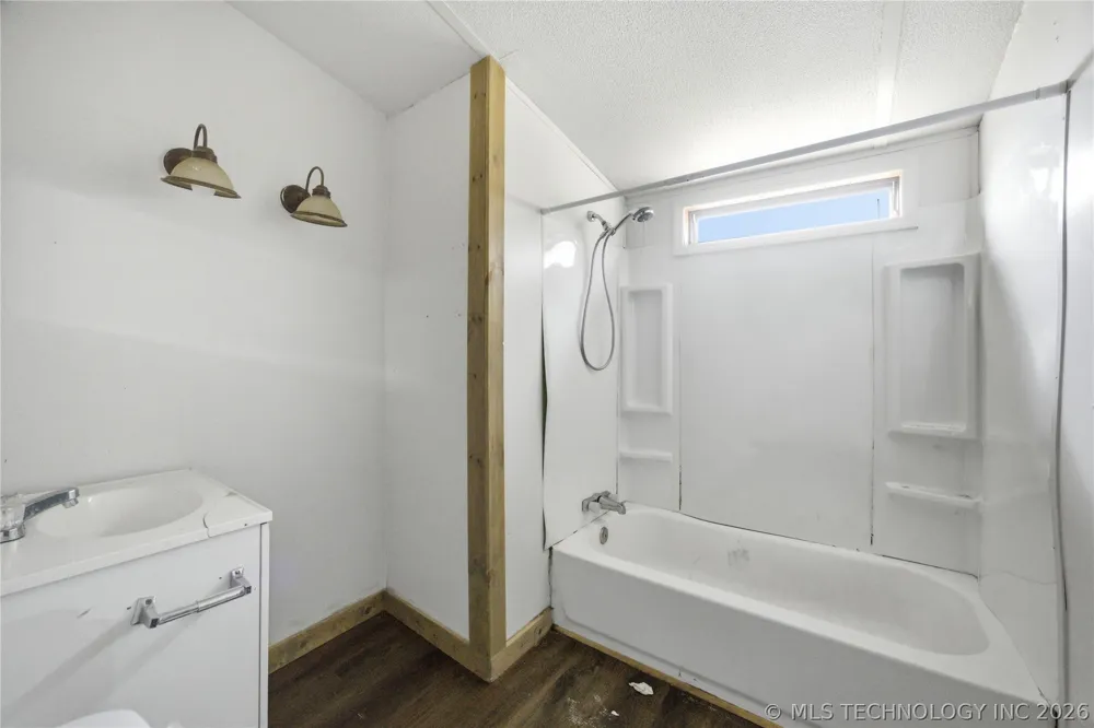 723 S Taylor Kiowa, OK 74553