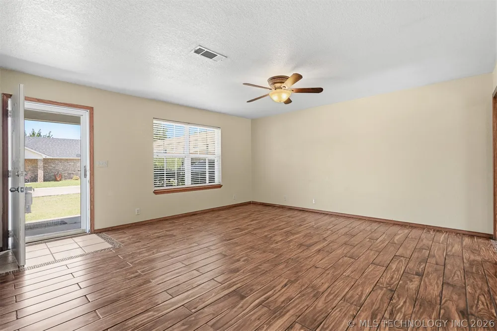 366 Elm Street Lone Grove, OK 73443