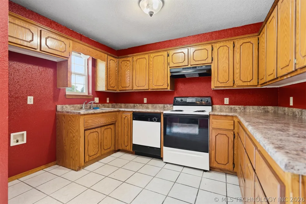 366 Elm Street Lone Grove, OK 73443