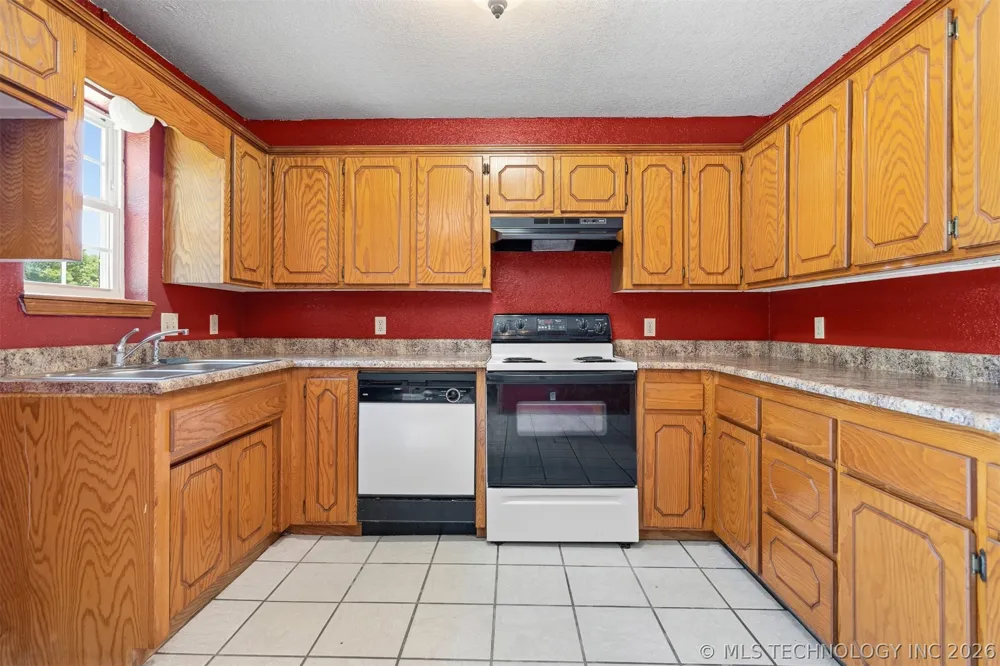 366 Elm Street Lone Grove, OK 73443