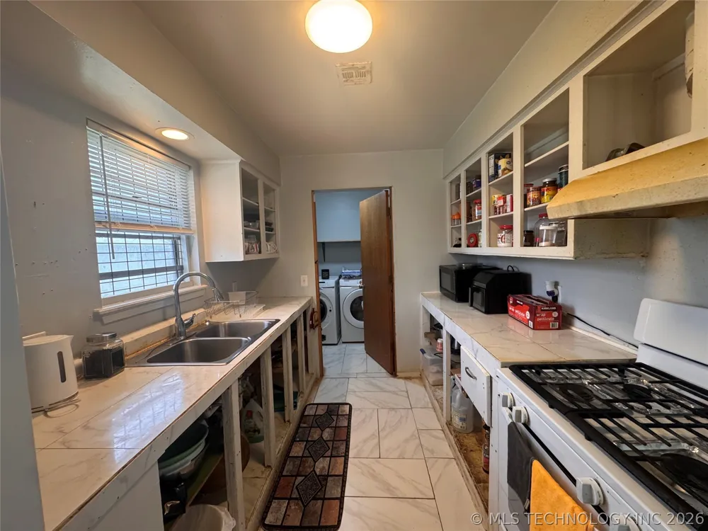 80852 S 4723 ROAD Stilwell, OK 74960