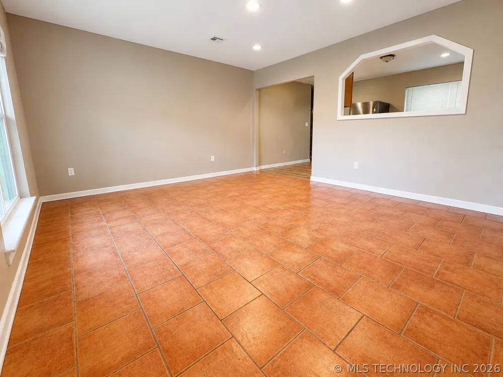 1329 NE 3rd Place Pryor, OK 74361