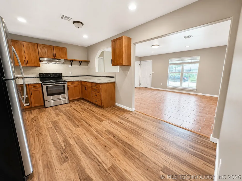 1329 NE 3rd Place Pryor, OK 74361