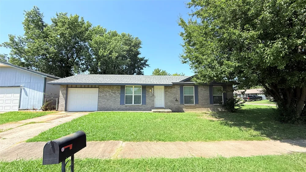 1329 NE 3rd Place Pryor, OK 74361