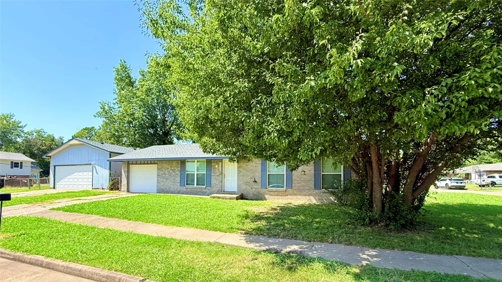 1329 NE 3rd Place Pryor, OK 74361