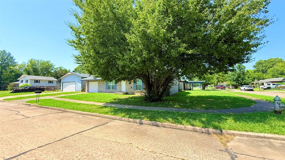 1329 NE 3rd Place Pryor, OK 74361