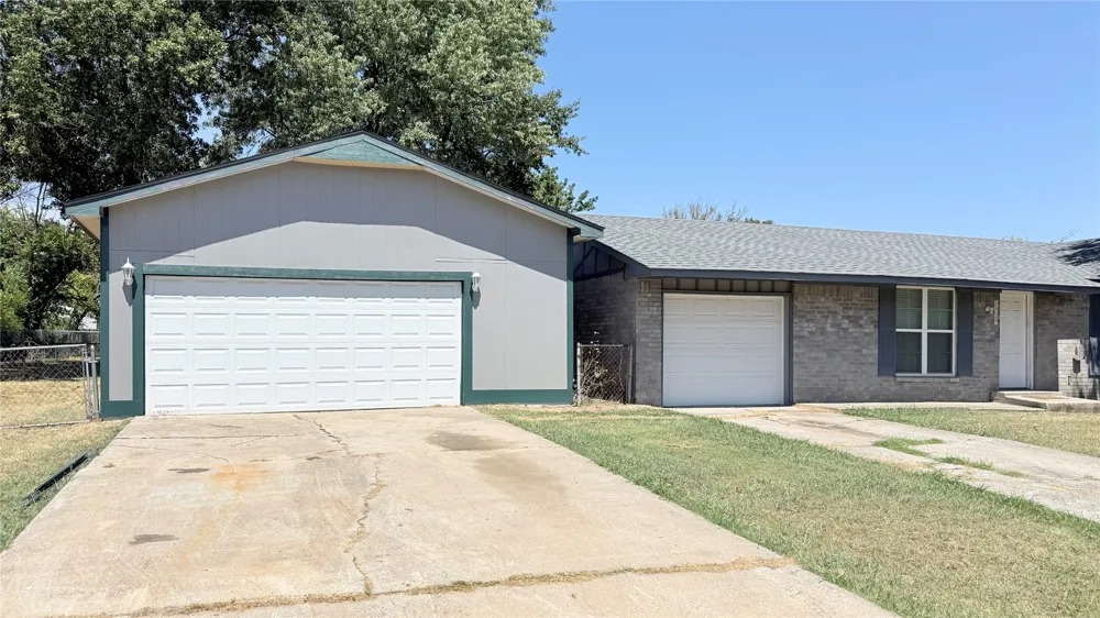 1329 NE 3rd Place Pryor, OK 74361