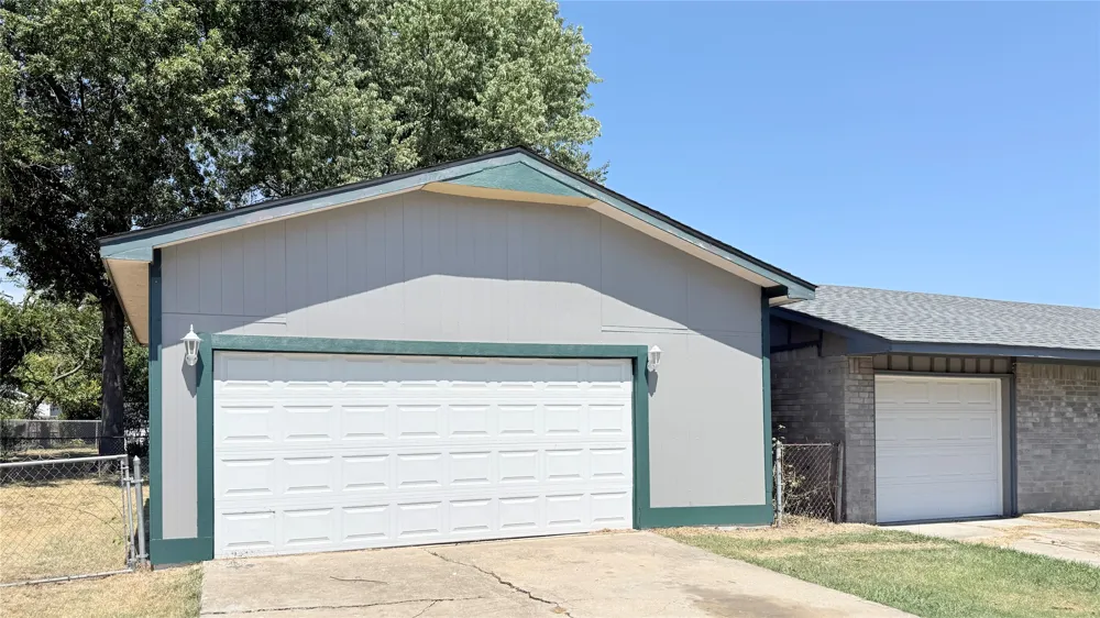 1329 NE 3rd Place Pryor, OK 74361