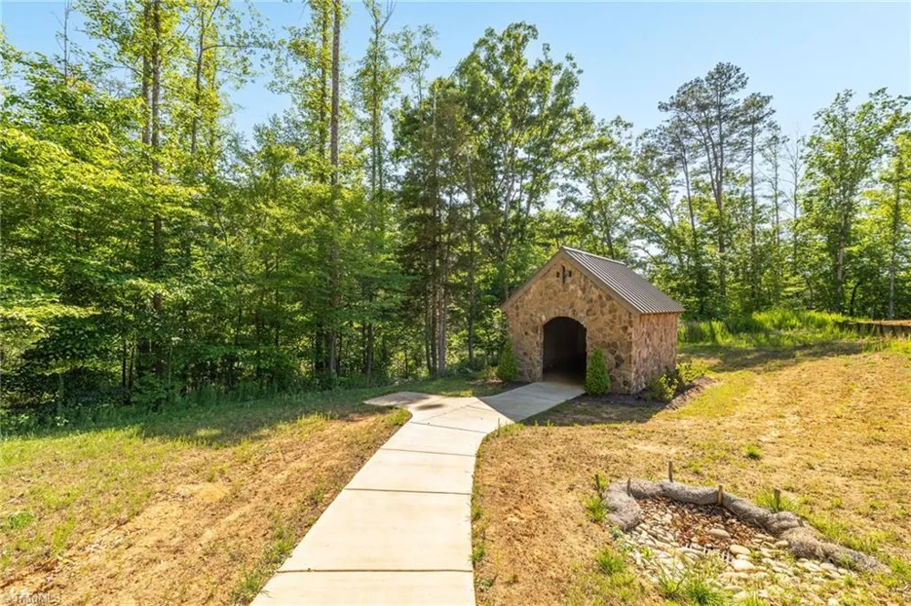 7289 Plunkett Road Stokesdale, NC 27357