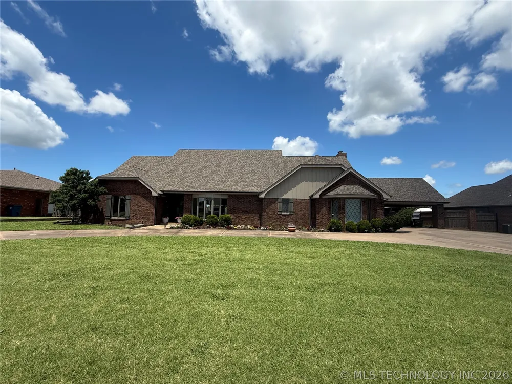 930 E 14th Cushing, OK 74023
