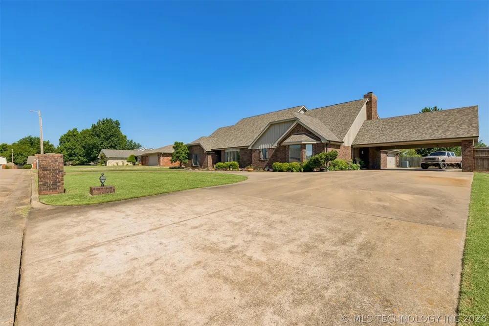 930 E 14th Cushing, OK 74023