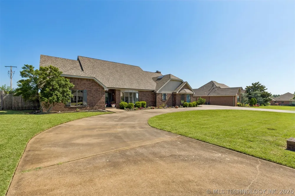 930 E 14th Cushing, OK 74023