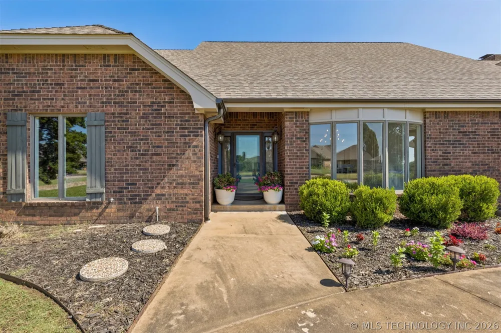 930 E 14th Cushing, OK 74023