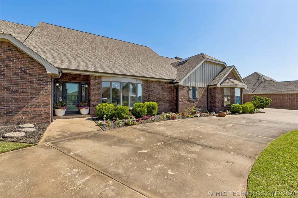930 E 14th Cushing, OK 74023