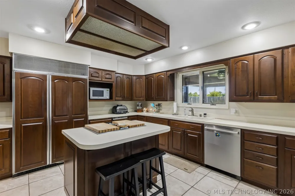 930 E 14th Cushing, OK 74023