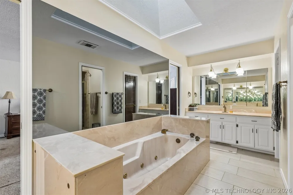 930 E 14th Cushing, OK 74023