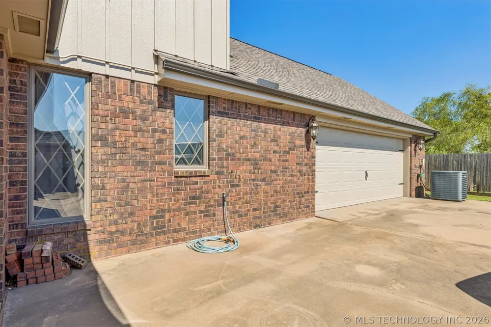 930 E 14th Cushing, OK 74023