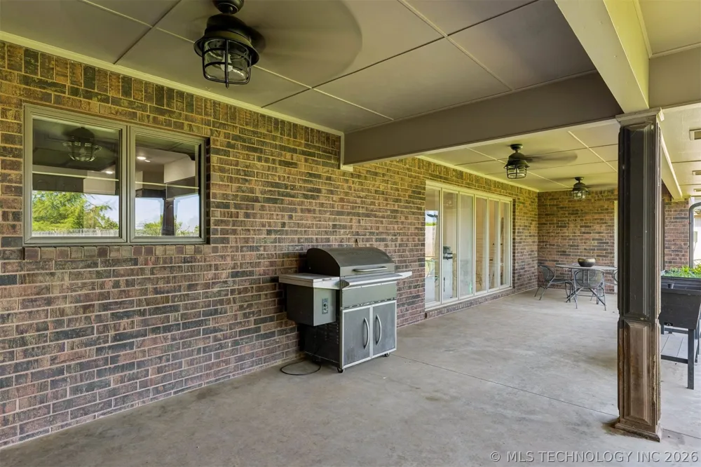 930 E 14th Cushing, OK 74023