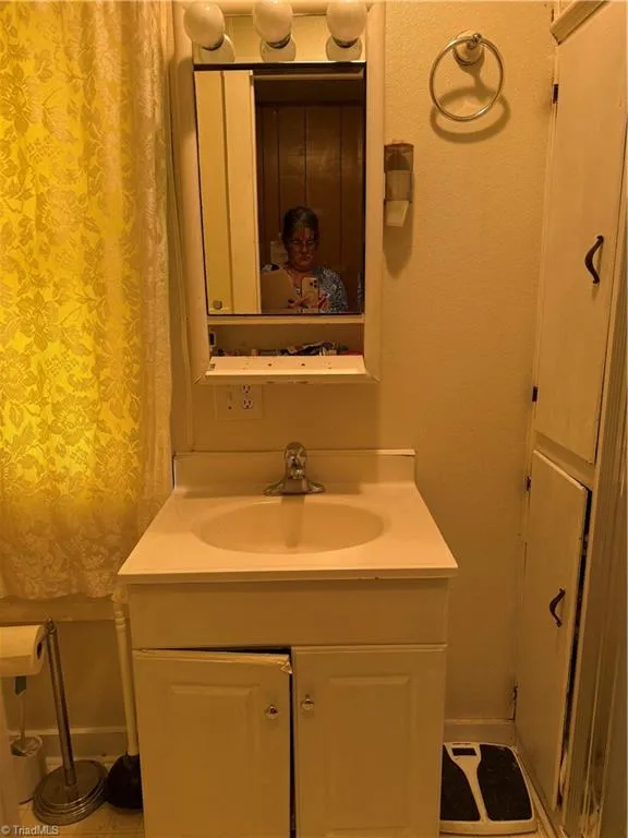 455 Cave Road Dobson, NC 27017