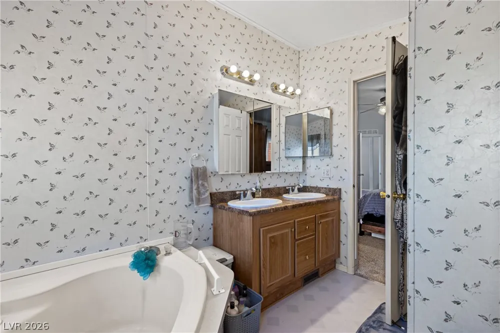 516 White Domes Drive Overton, NV 89040
