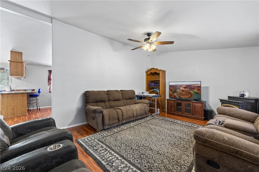 516 White Domes Drive Overton, NV 89040