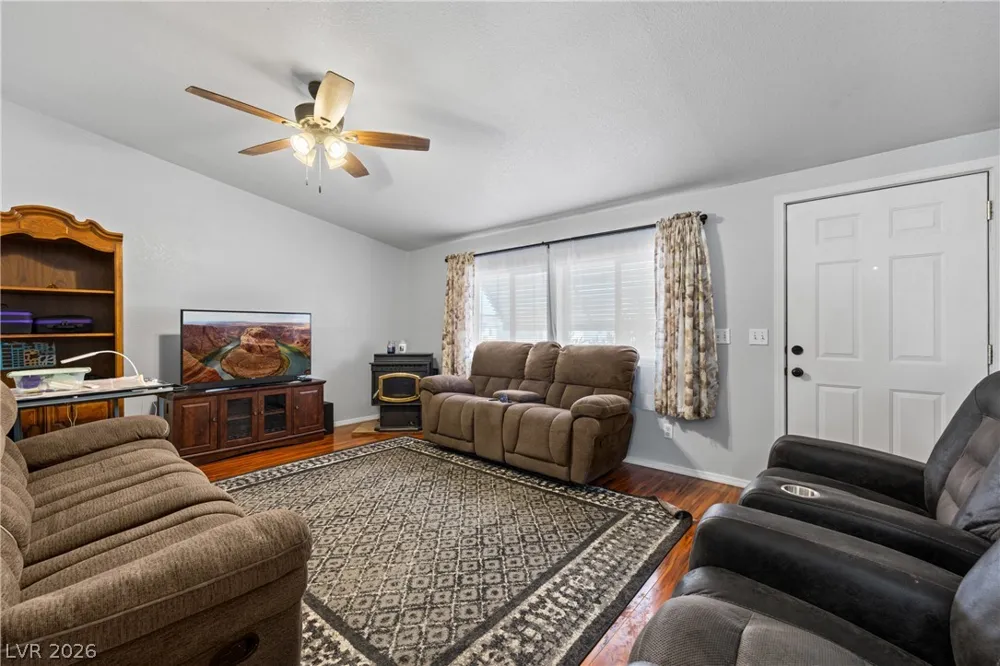 516 White Domes Drive Overton, NV 89040