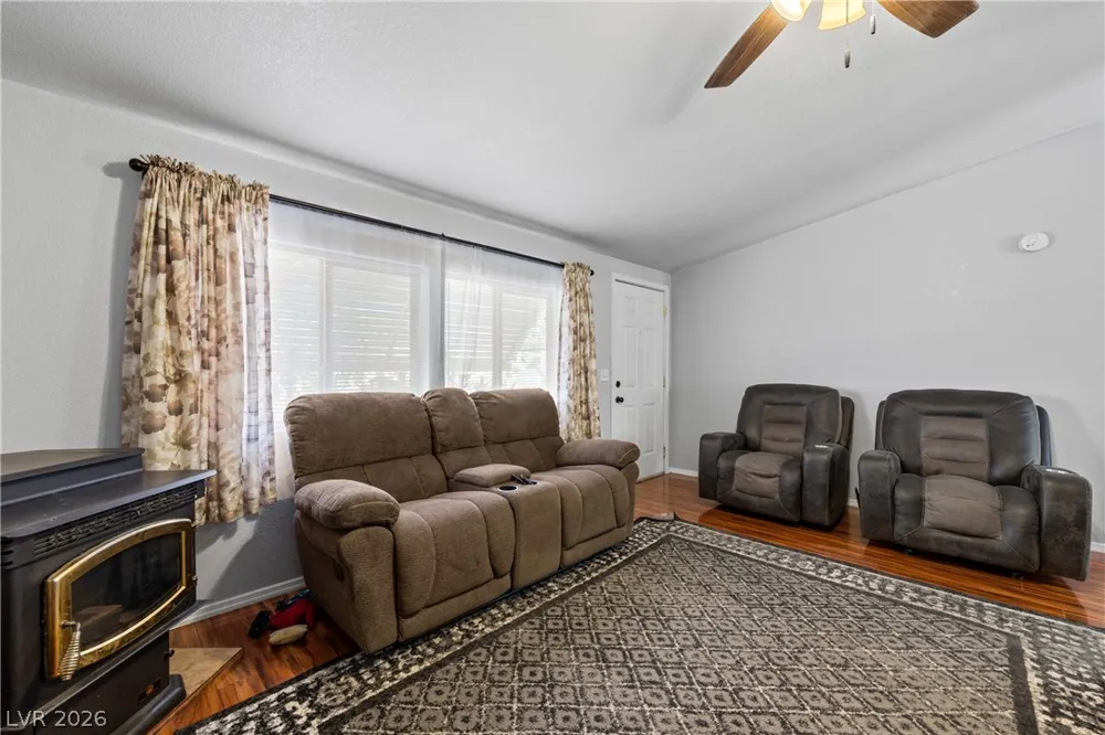 516 White Domes Drive Overton, NV 89040