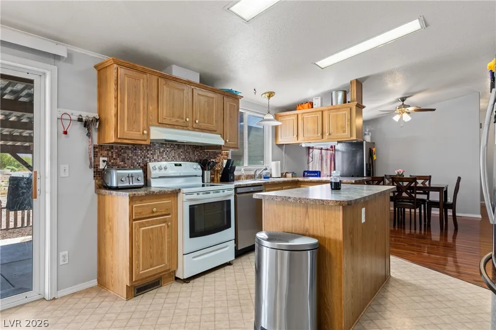 516 White Domes Drive Overton, NV 89040