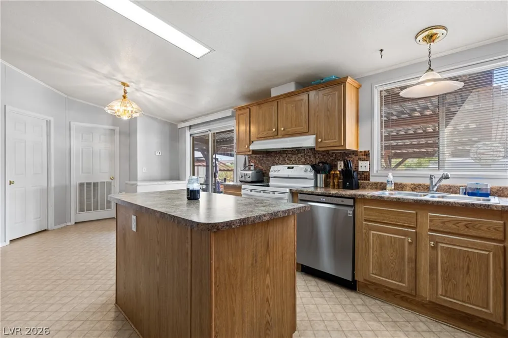 516 White Domes Drive Overton, NV 89040
