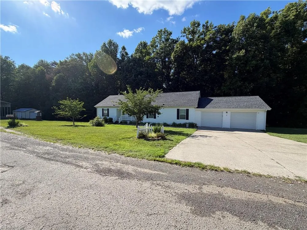 3826 Running Deer Road Jonesville, NC 28642