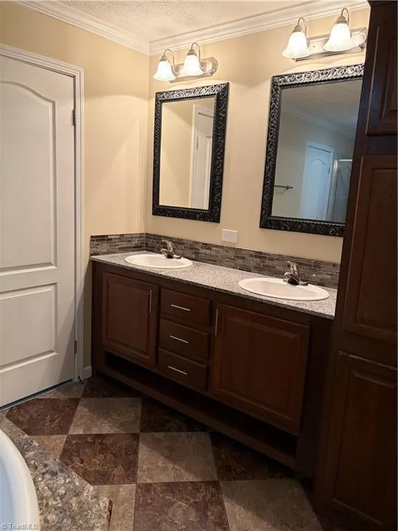 3826 Running Deer Road Jonesville, NC 28642