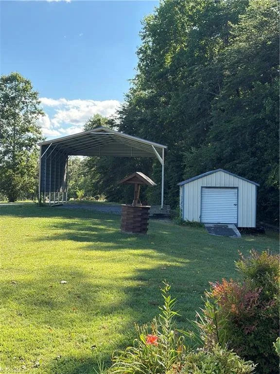 3826 Running Deer Road Jonesville, NC 28642
