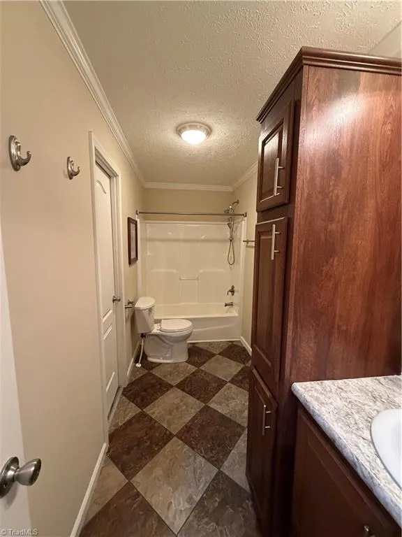 3826 Running Deer Road Jonesville, NC 28642